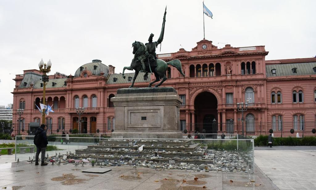 Arriazu proyecta expansión del 3,5% pero alerta sobre el&nbsp;encarecimiento