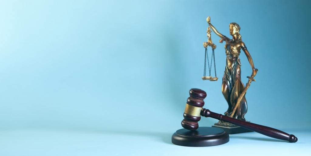 Justicia condena a empresa por despedir operario vía&nbsp;WhatsApp