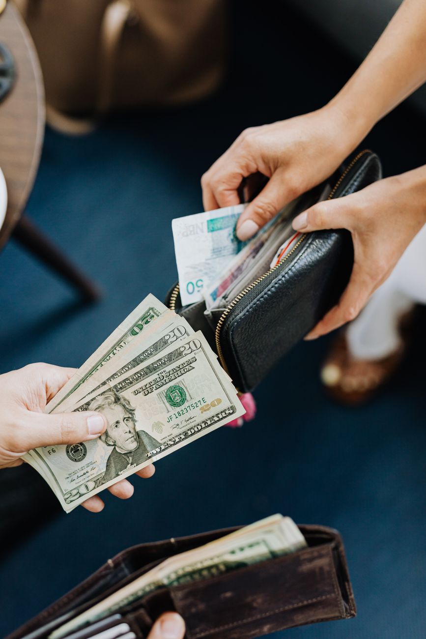Dólar blue cierra en máximo: alcanza $1.560 con suba de&nbsp;$15
