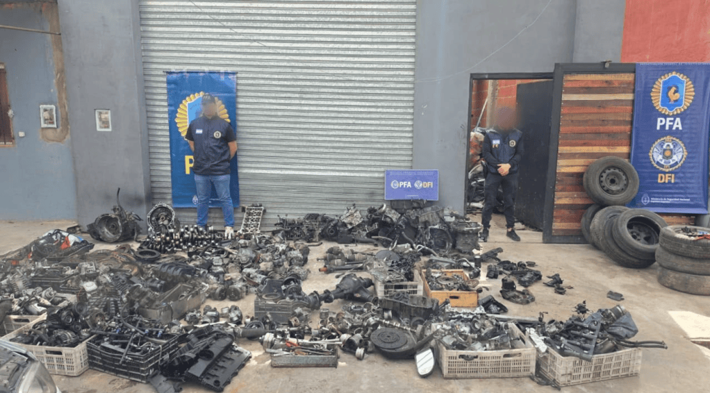 Golpe al comercio ilegal de autopartes en La Matanza: la Policía Federal secuestró 1.200 piezas valuadas en $70 millones y detuvo a un&nbsp;sospechoso